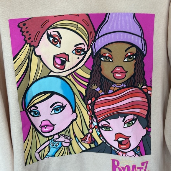 Brand New Bratz Hoodie Pullover Sweatshirt Cartoon Beige w/ Colorful Graphic Y2K - Picture 6 of 14